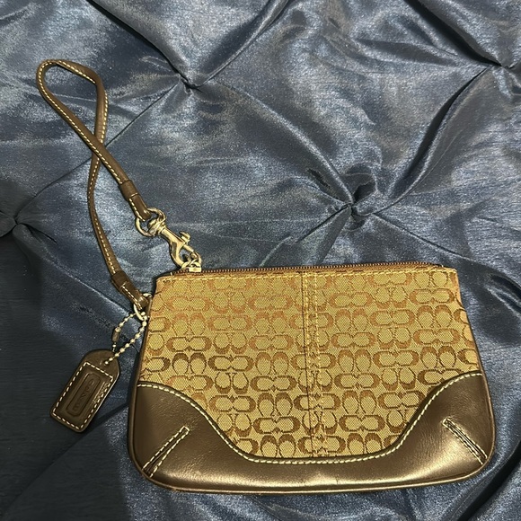 Coach Handbags - Coach Signature Fabric Wristlet